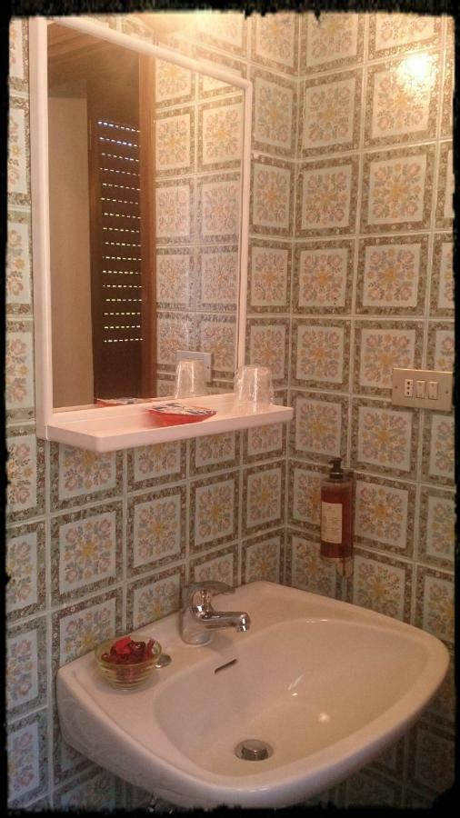 B&B Lo Scoiattolo Nebbiu ภายนอก รูปภาพ